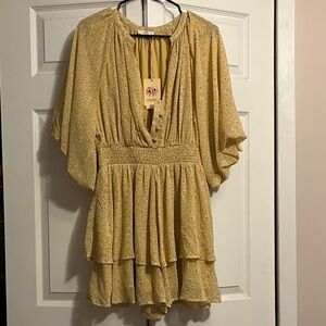 NWT Floral Smocked Waist Flowy Short Romper